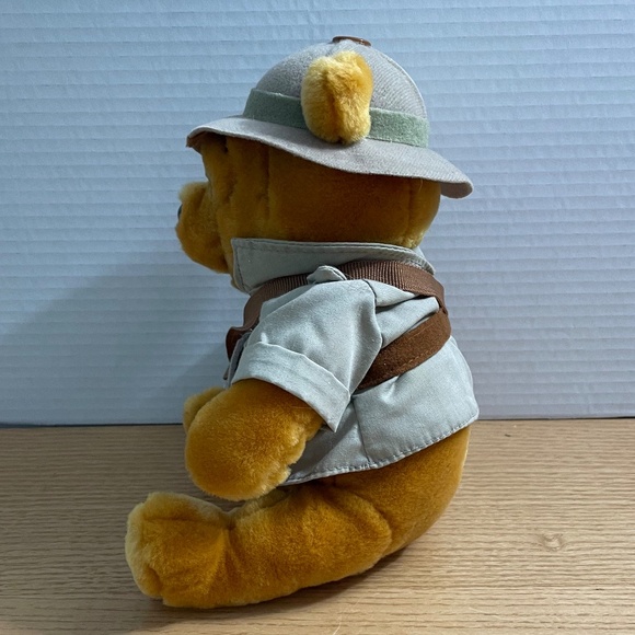 Safari Winnie the Pooh Plush Walt Disney World Animal Kingdom Park Exclusive - Picture 2 of 9